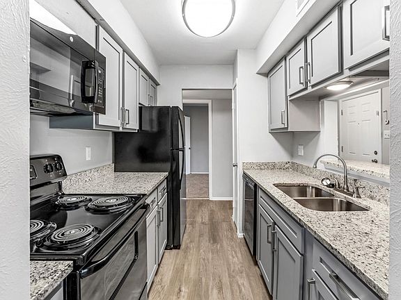 2nd image of 3920 Bell St #4ff56f07c
