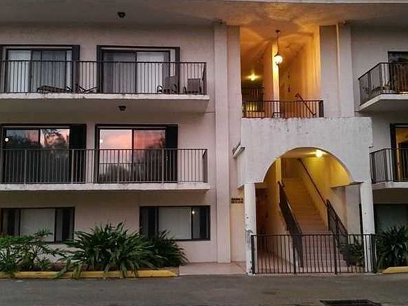 5th image of 4725 SW 62nd Ave APT 304