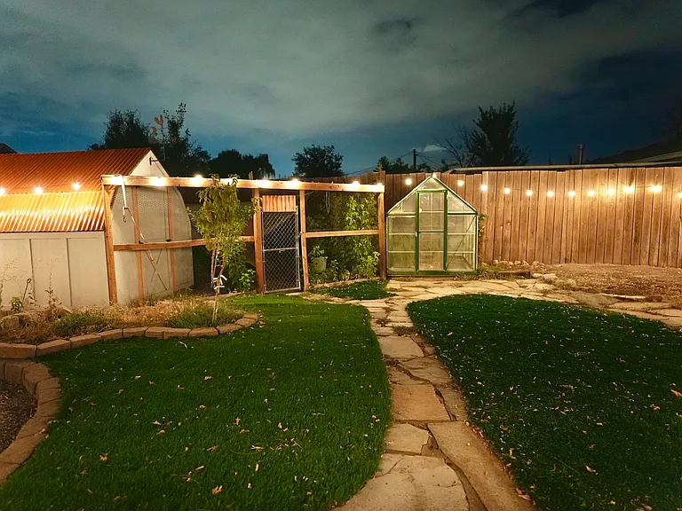 S Normandie Ln — Photo 3