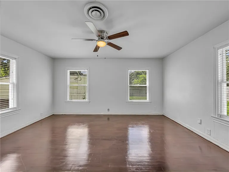 329 Foster Dr — Photo 11