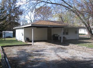 822 N McKinley St, Carbondale, IL 62901