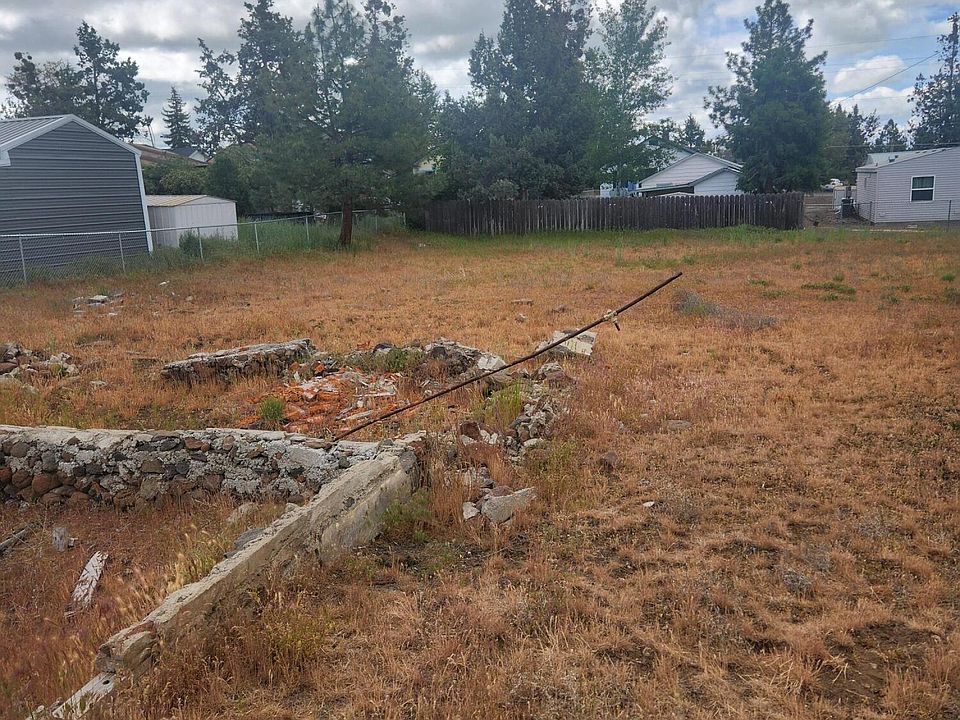 2nd image of 4060 Douglas Ave