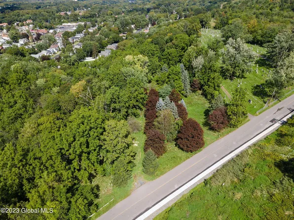 226 Cemetery Road, Troy, NY 12182
