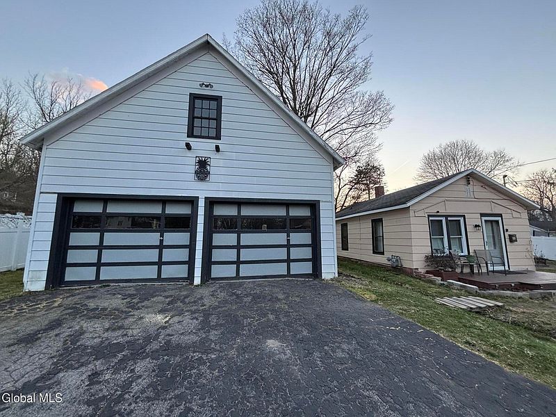 4th image of 92-94 Reed Street
