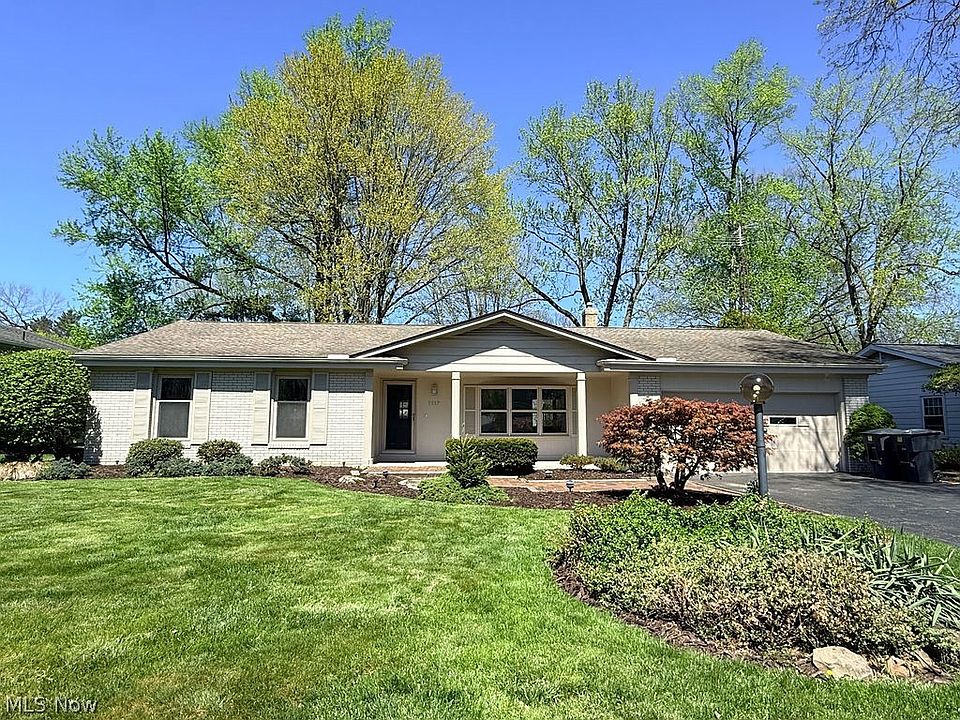 1st image of 3887 Greenmont Dr SE
