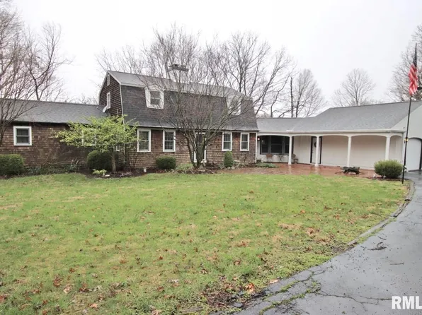 1177 N Byerly Hills Dr, East Peoria, IL 61611