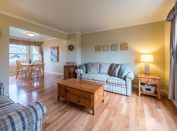 4th image of 1080 Country Glen Ln