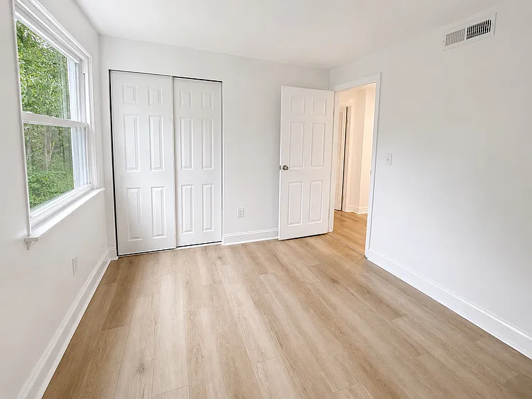18 Strasbourg Dr #1 — Photo 6