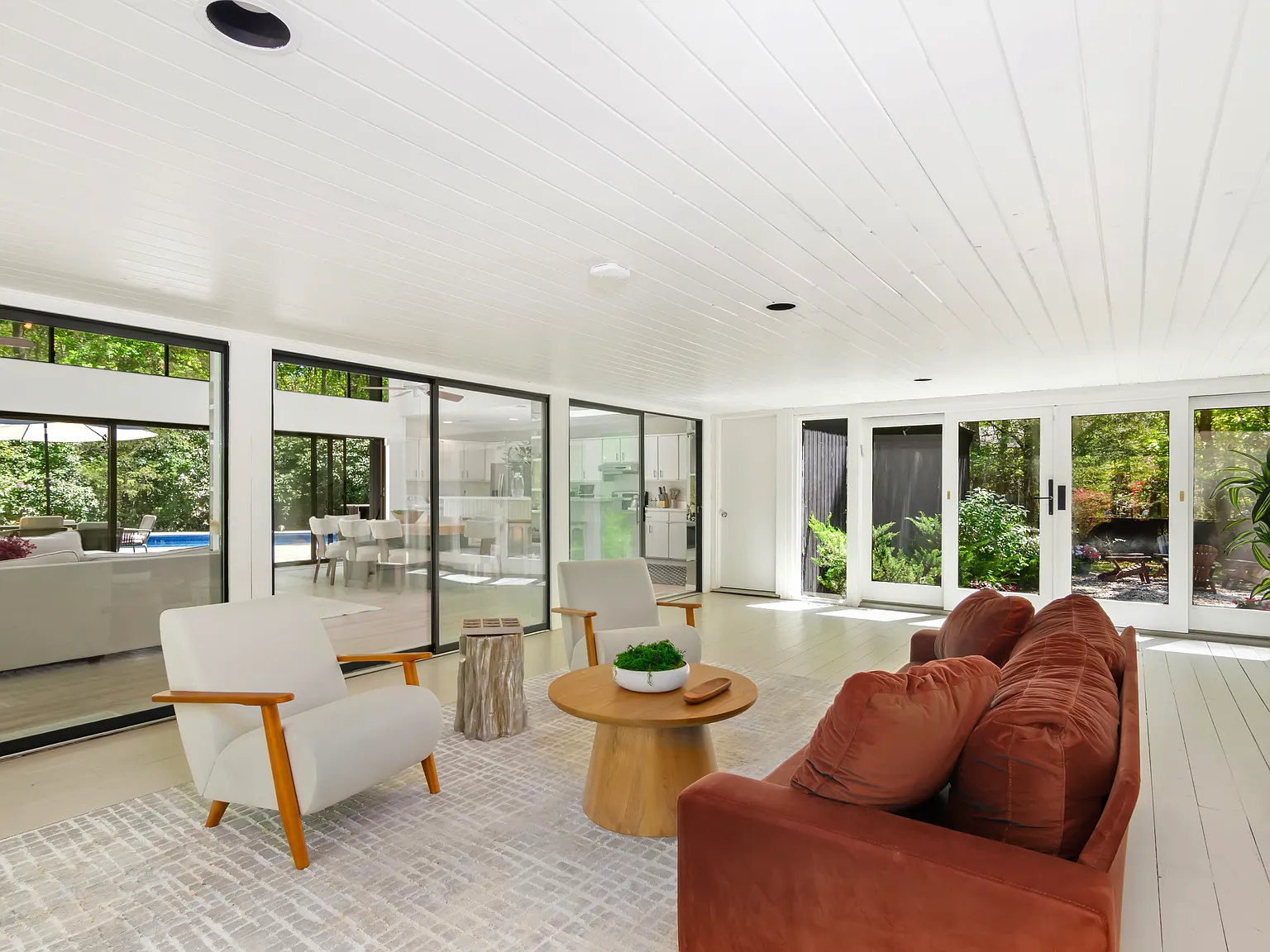 6 Bed Westhampton Contemporary with Pool & Tennis — Photo 3