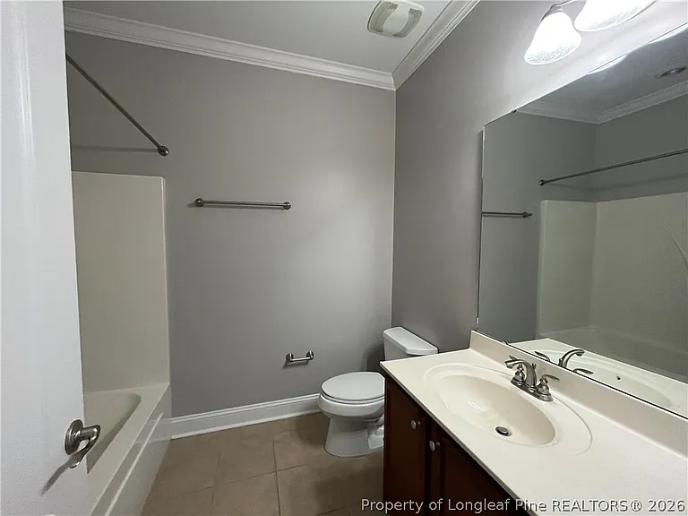 411 Gallery Dr #204 — Photo 17