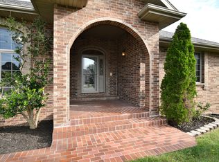 2405 S Driftwood Ct, Springfield, MO 65807