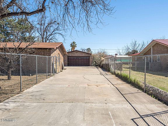 4th image of 340 Clover Dr