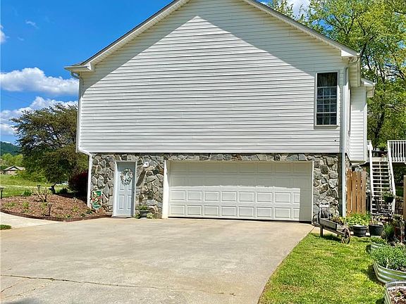 2nd image of 354 Shingle Gap Rd