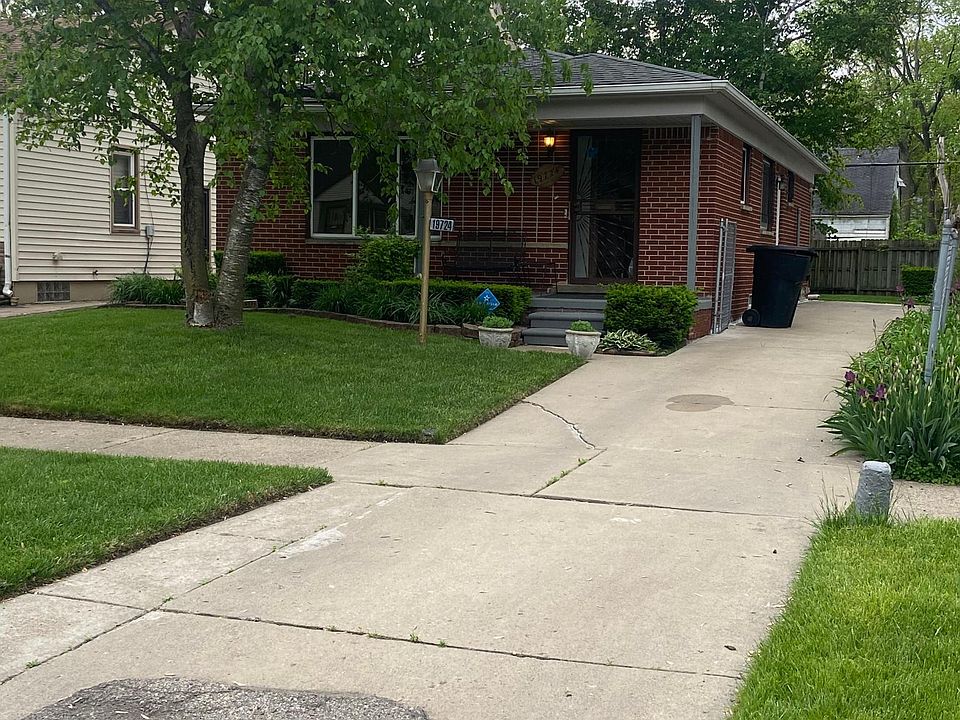 1st image of 19724 Harlow St