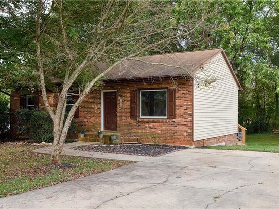 7638 Pine St, Rural Hall, NC 27045