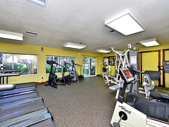5th image of 6881 NW 173rd Dr #101