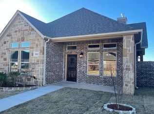 3202 Fountain Way, Granbury, TX 76049