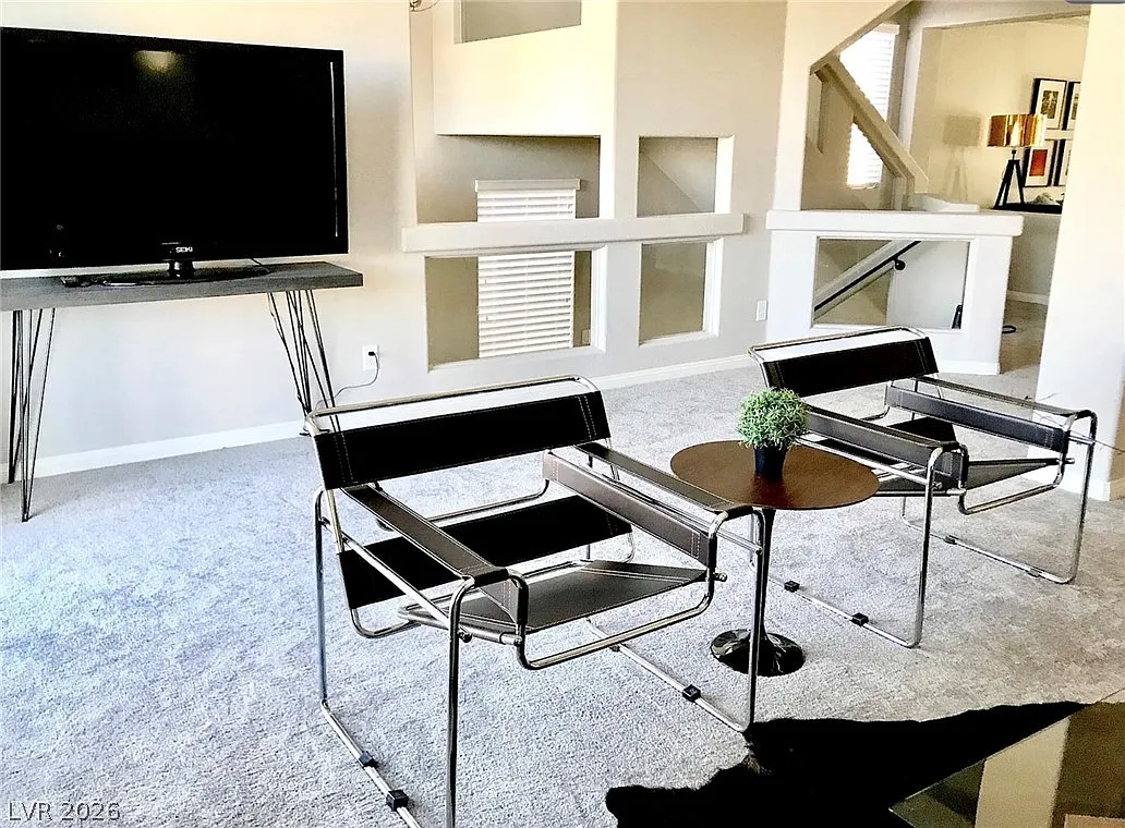 5 bed, 3.5 bath, 3005 sqft, $2,850 — Photo 3