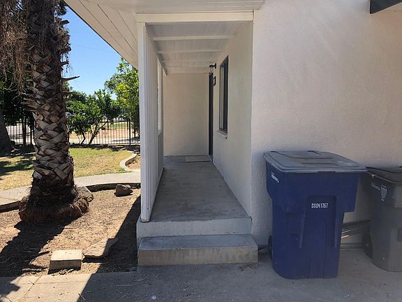 3rd image of 926 W Fountain Way