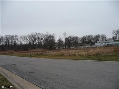 5th image of 206-214 Sabrina Ln