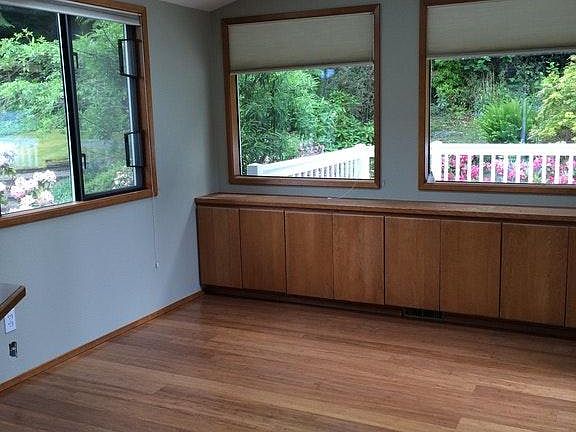 Breakfast eating area
