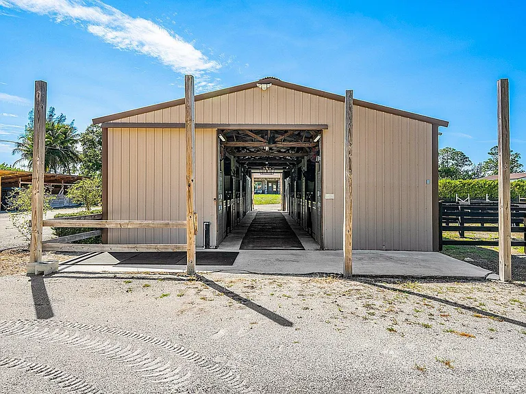 6149 Park Ln E #BARN — Photo 15