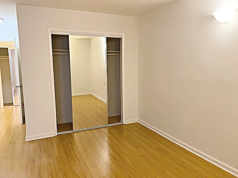 435 S Mariposa Ave — Photo 11