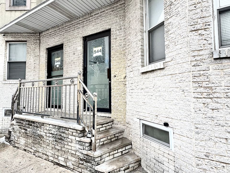 1st image of 546 Summit Ave Floor 2