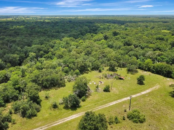 1719 Stone St, Bedias, TX 77831