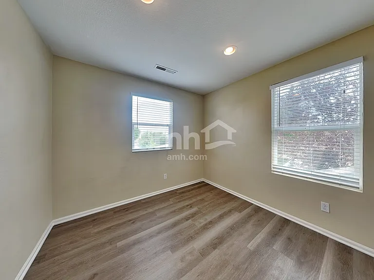 201 Stagecoach Ln — Photo 13