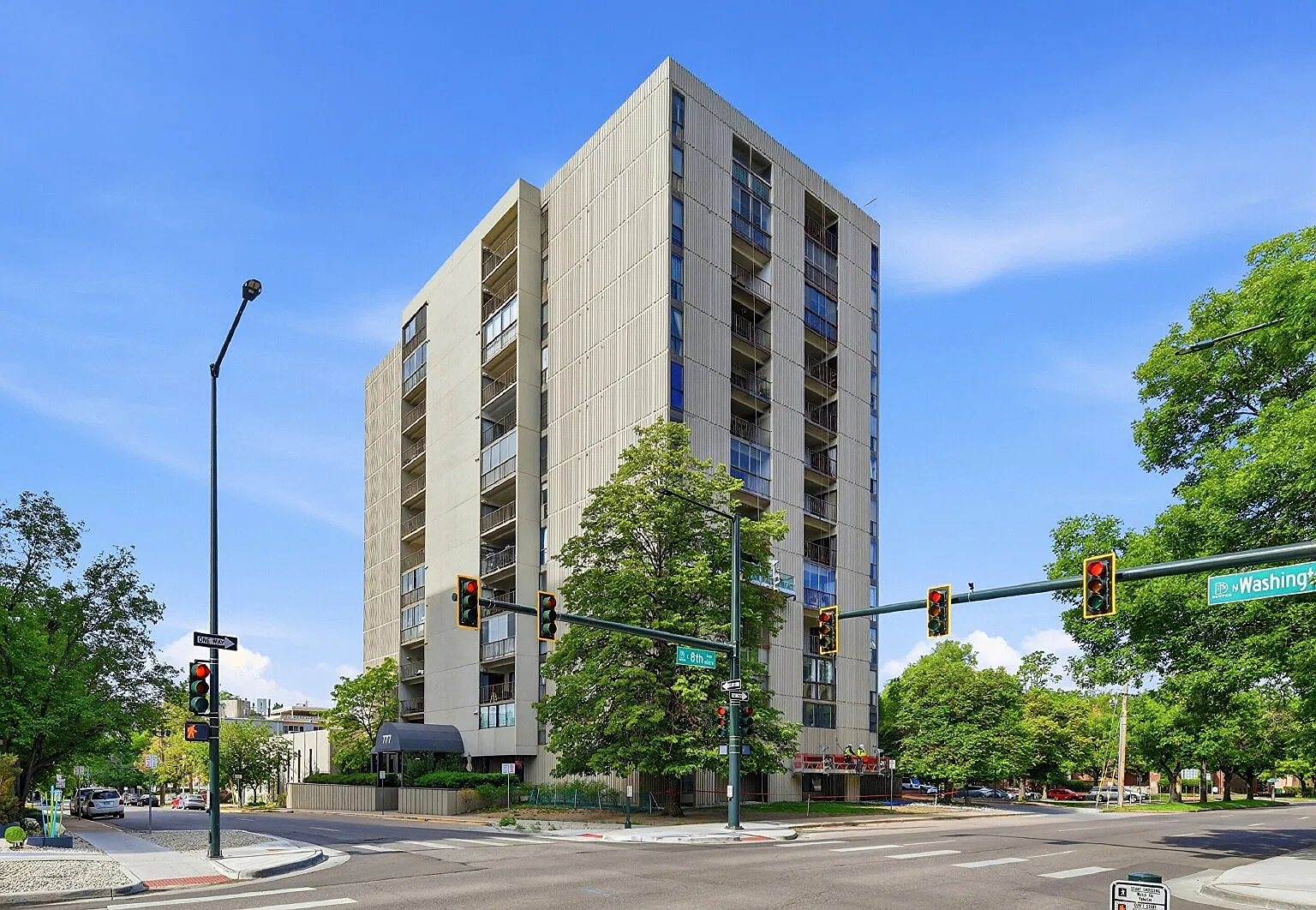 2 bed, 1.0 bath, 1105 sqft, $2,241 — Photo 1