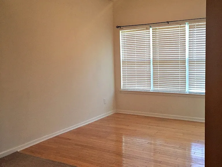 218 Heritage Creek Way — Photo 2