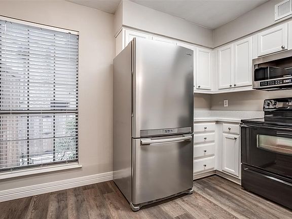 3rd image of 333 Melrose Dr APT 5D