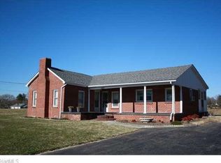 2084 Caudle Dr, Mount Airy, NC 27030