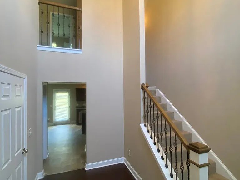 107 Powers Dr — Photo 3
