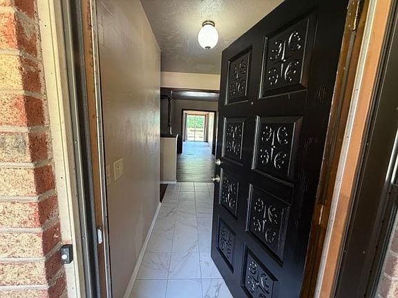 2nd image of 1522 E Hanson Cir