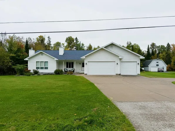 3216 S Sun Glo Dr, Sault Sainte Marie, MI 49783