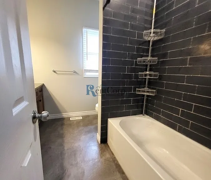 92 Thomas St #1 — Photo 11
