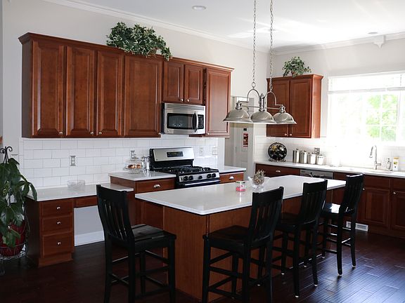 2nd image of 11388 Laurel Woods Dr