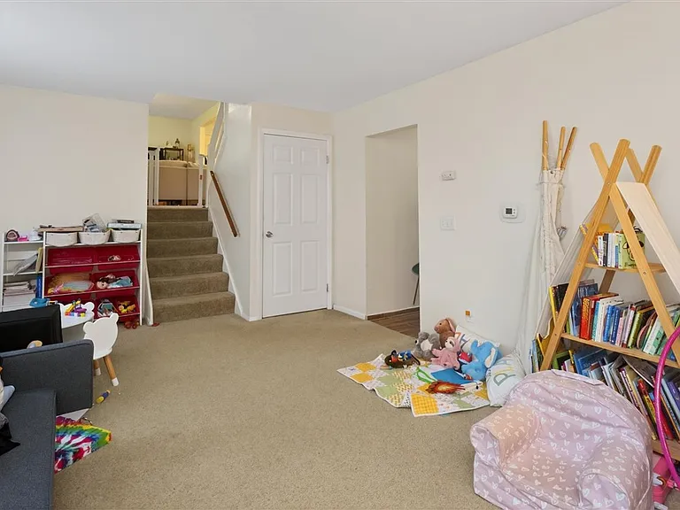 1399 Creek St — Photo 36