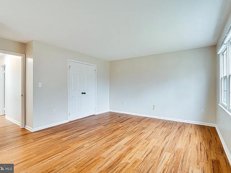 3022 Dower House Dr — Photo 29