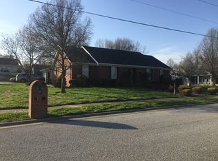 612 S Berry St, Morganfield, KY 42437