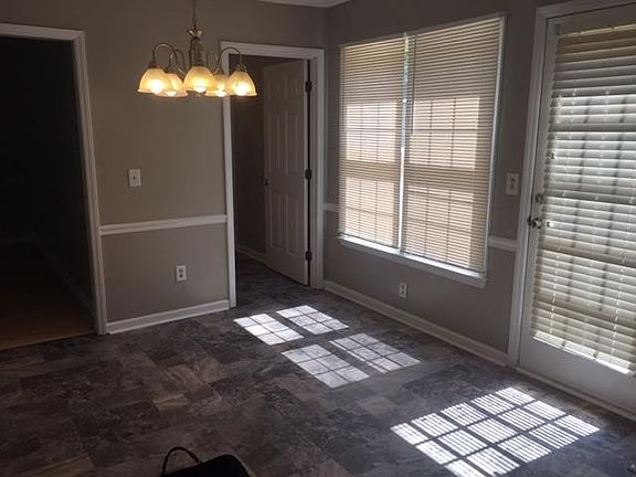 Kitchen Eating Area