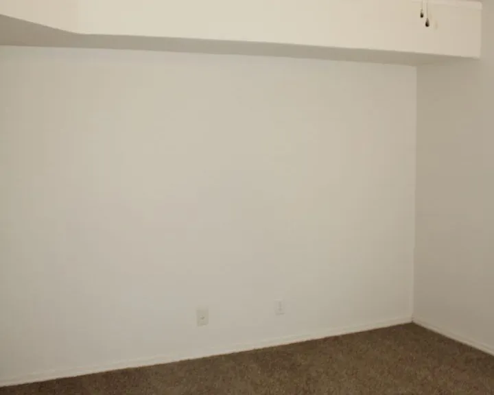 1651 Saint Stephen Pl — Photo 20
