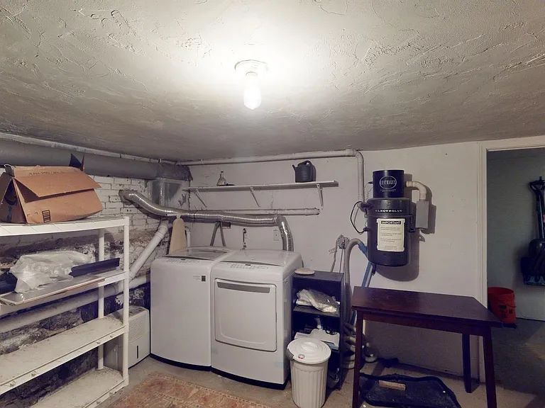 214 W 7th St #2 — Photo 24
