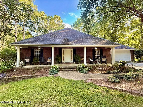 2nd image of 648 Springridge Trl SE