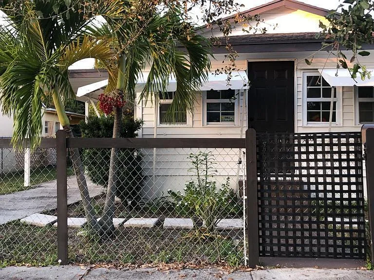 1115 Grant St — Photo 1