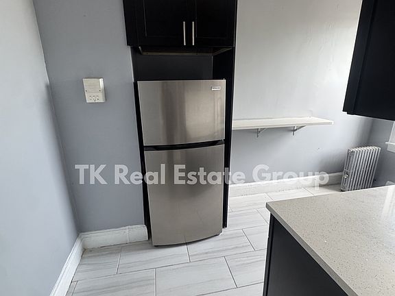 5th image of 130 W 47th St APT 45