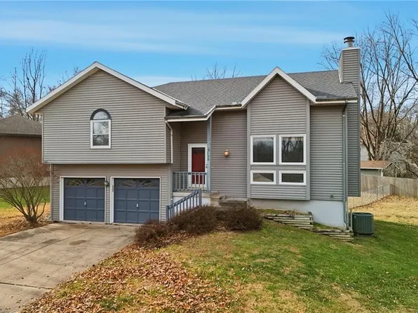 100 Lakeland Dr, Smithville, MO 64089