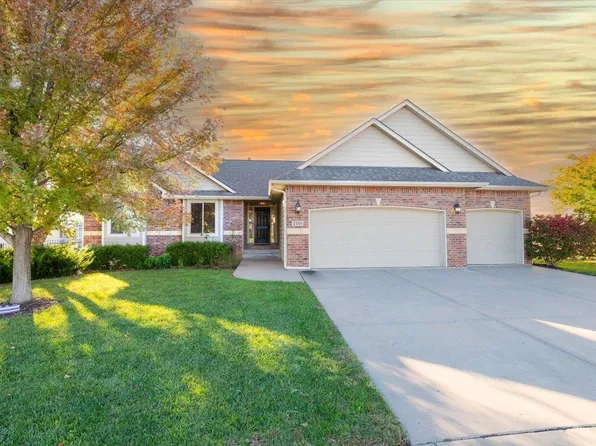 2501 N Spring Hollow St, Wichita, KS 67228